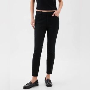 GAP Black Cropped Slim Ankle Pants